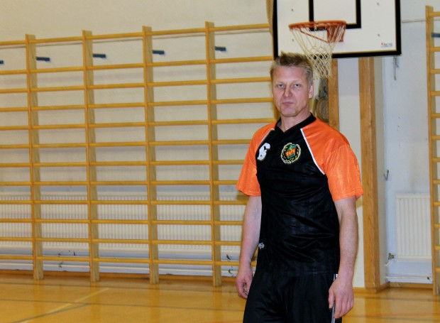 Reijo Härikkä on toiminut jo yli 30 vuotta lentopallovalmentajana.