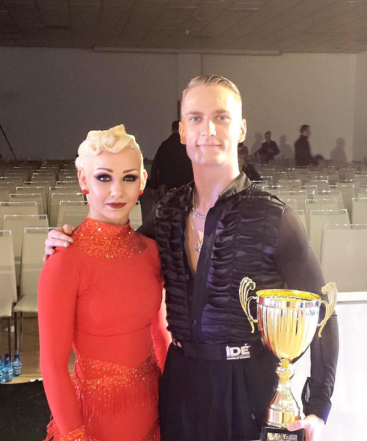 Taina Savikurki ja Jaak Vainomaa tanssiivat ylivoimaiseen voittoon Madridisa.