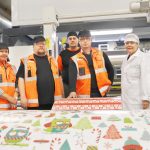 Joulutonttujen lempitehtaalta lähti 3 500 kilometriä joulua – Pyrollpack valmistaa ainoana Suomessa teollisesti joulupaperia