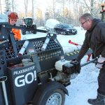 Korona-aika lisäsi polttopuun kulutusta kunnan tulentekopaikoilla 30 kuutioon: Vesilahden kunta hankki klapikoneen