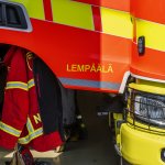 Kaksi kuorma-autoa kolaroi Lempäälässä, toinen kaatui kyljelleen ojaan