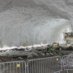 Lempäälän uimahalli-kylpylän peruskivi muurattiin maanantaina – Katso videolta, miltä maanalaisessa luolastossa näyttää