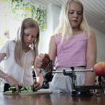 Tekemällä oppii – ruoanvalmistus sujuu jo nuorena, kun uskaltaa kokeilla