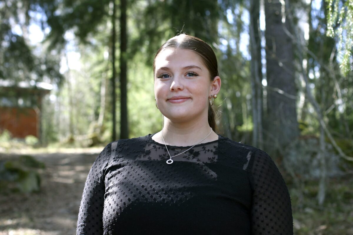 Cecilia Erikssonia, 16, kiinnostaa poliittinen ura – Työssäoppimisjakso eduskunnassa