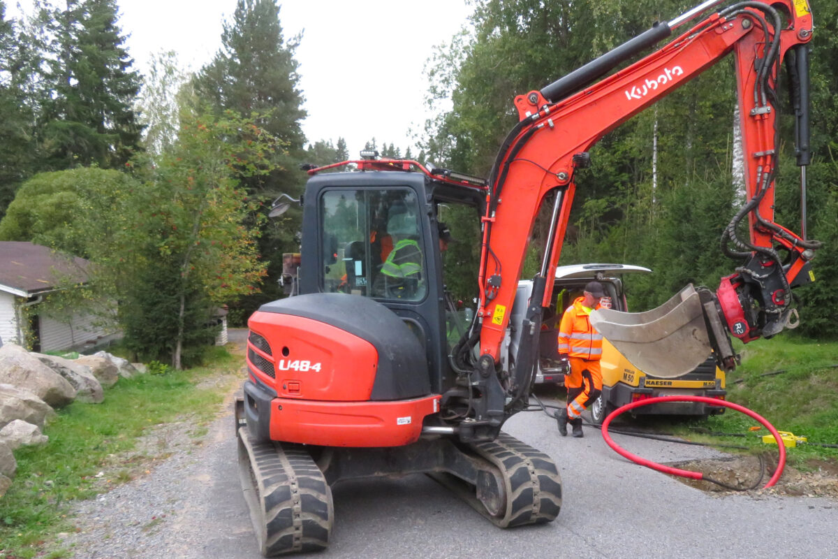 Lukijan kuva: valokuitu etenee Kuljussa