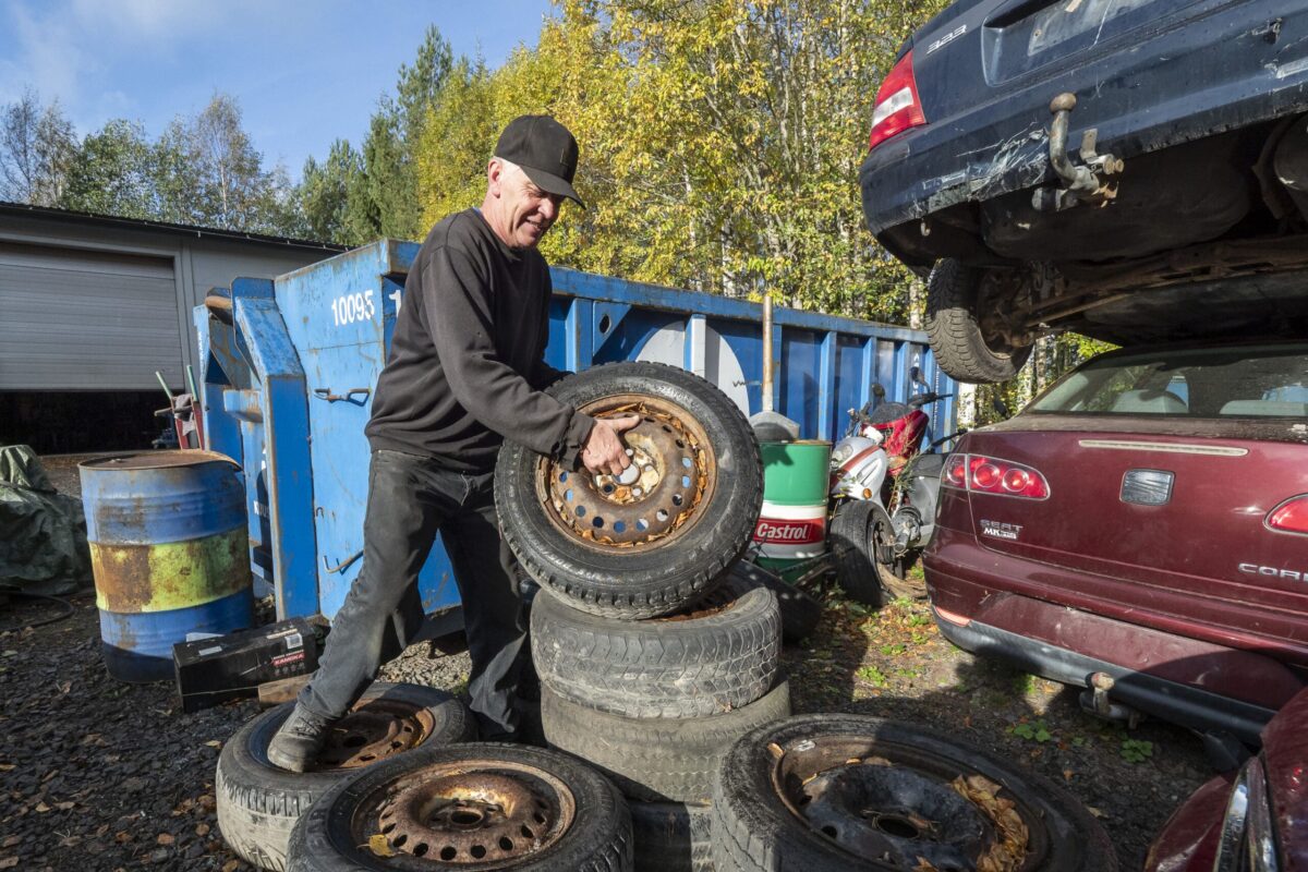 Autovanhuksen saa vaivattomasti kierrätykseen – romutustodistus takaa, että omistajan velvoitteet päättyvät